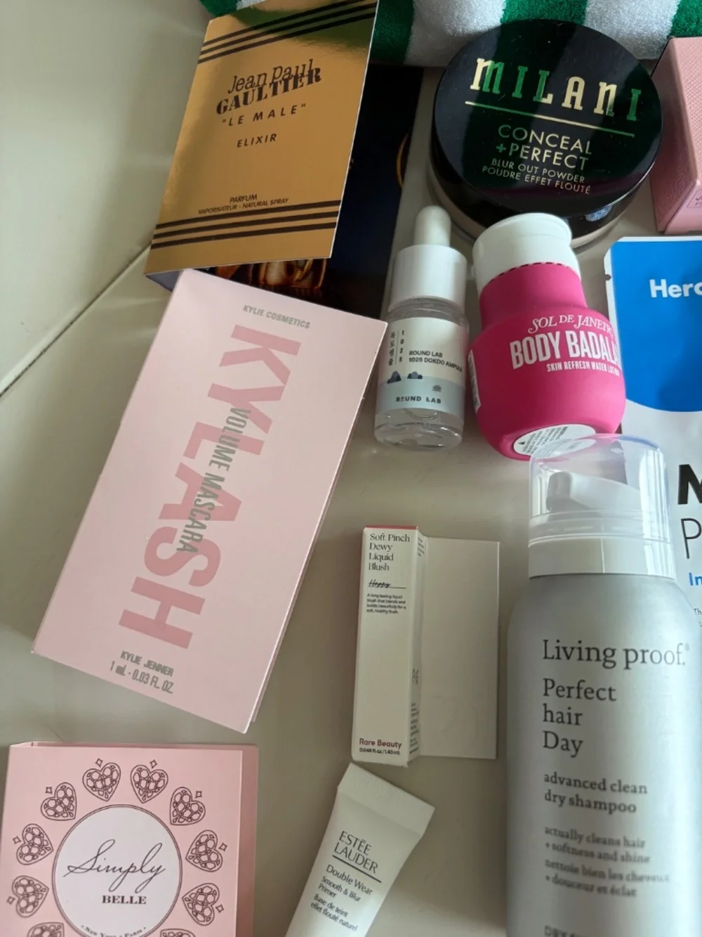 Ulta Beauty make up bag with 19 minis/samples -NEW - Picture 4 of 7